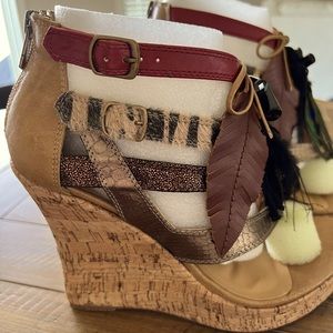 Wedge multi colored sandal by Two Lips